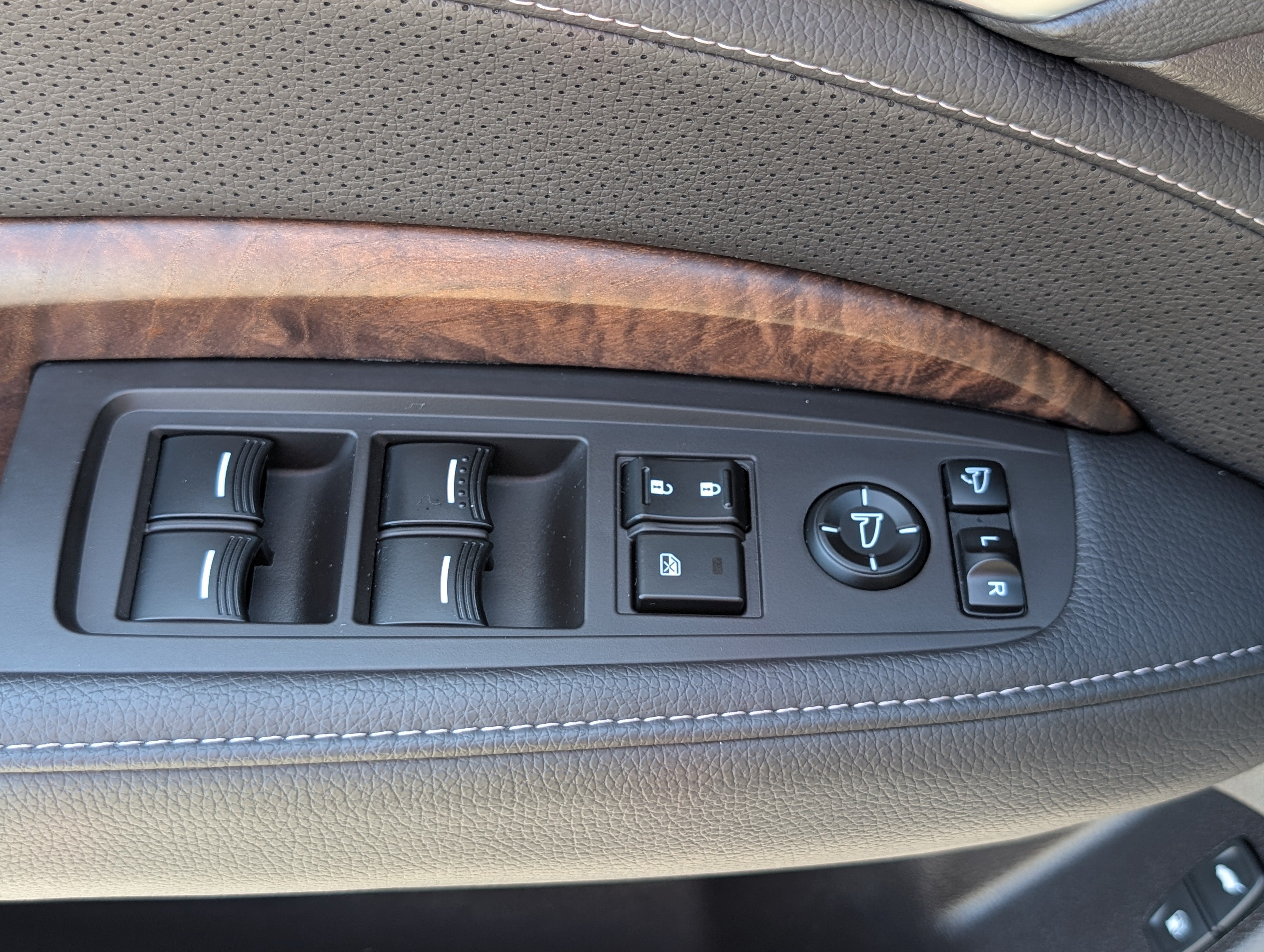 Used 2020 Acura MDX w/ Technology Package AWD/4WD image 21