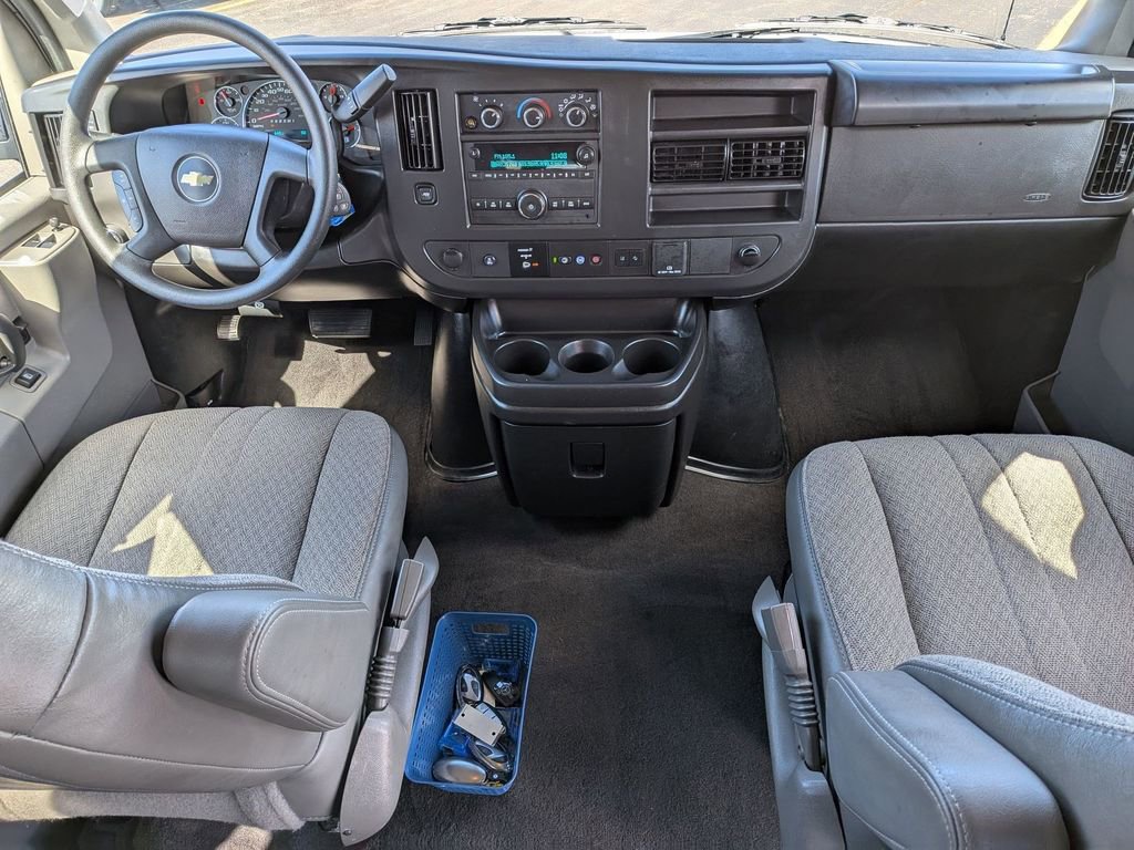 Used 2025 Chevrolet Express 3500 LT w/ LT Preferred Equipment Group image 18