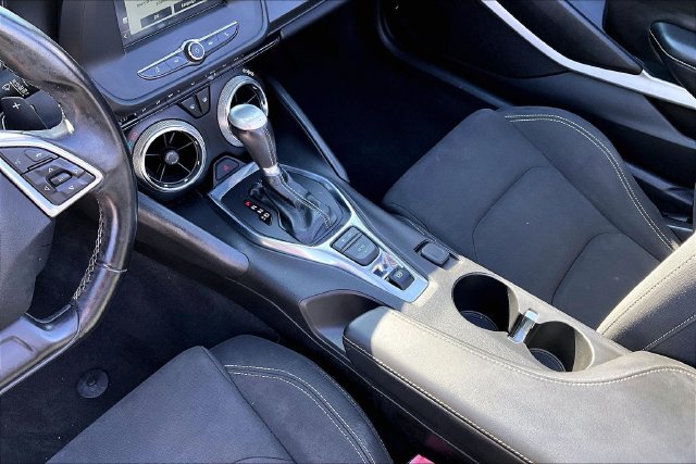 Used 2018 Chevrolet Camaro LT RWD image 17