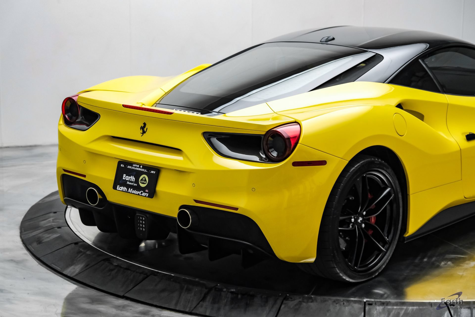 Used 2019 Ferrari 488 GTB RWD image 23