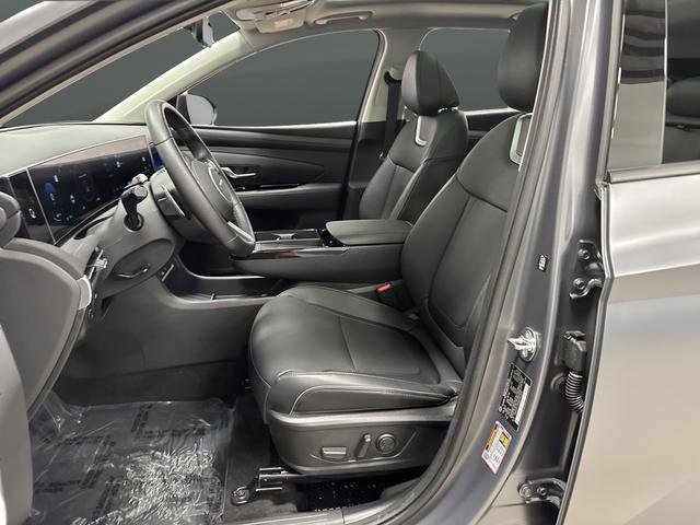 Used 2025 Hyundai Tucson Limited image 4