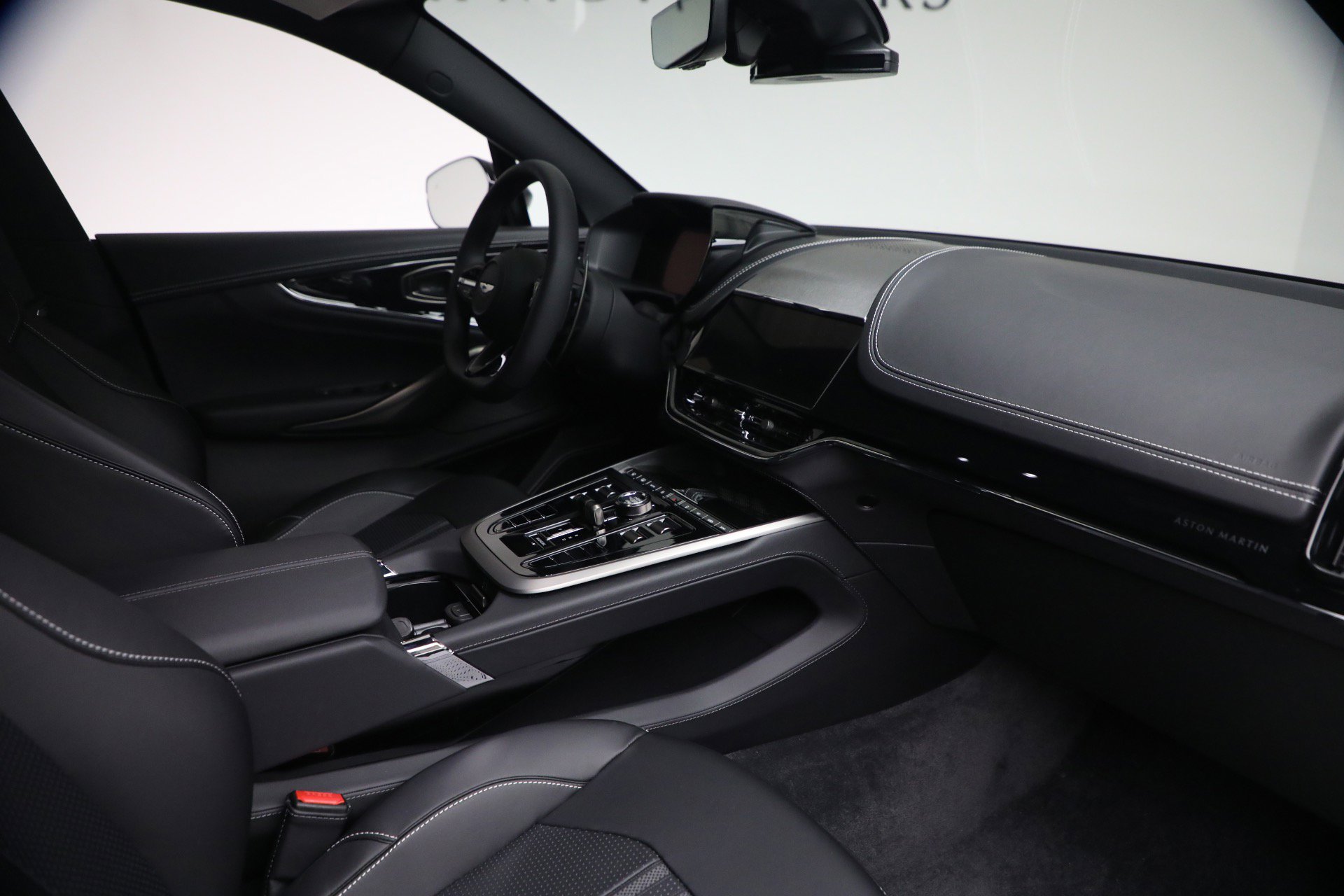 New 2026 Aston Martin DBX 707 image 20