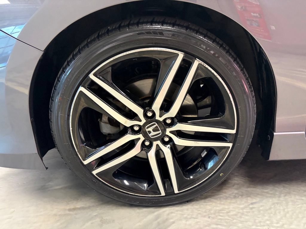 Used 2017 Honda Accord Touring image 28
