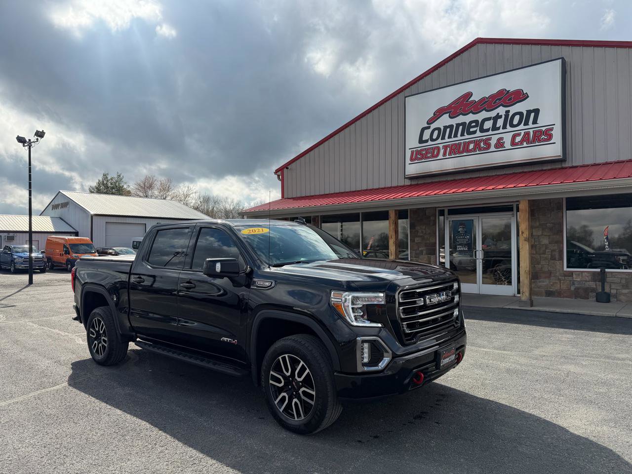 Used 2021 GMC Sierra 1500 AT4 w/ AT4 Value Package image 2