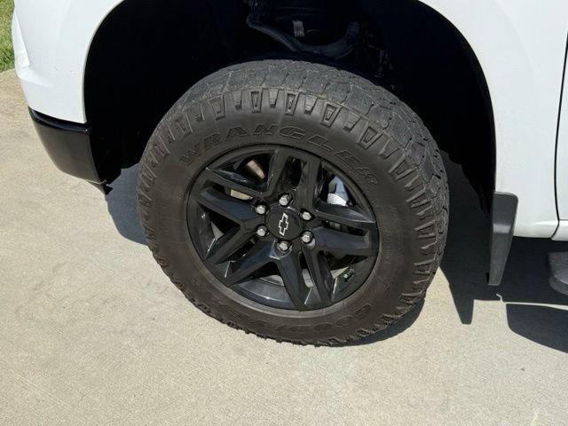 Used 2023 Chevrolet Silverado 1500 LT Trail Boss w/ Convenience Package II AWD/4WD image 5