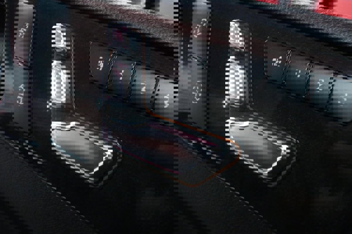 Used 2018 Mercedes-Benz GLE 350 4MATIC SUV w/ Premium 1 Package image 14