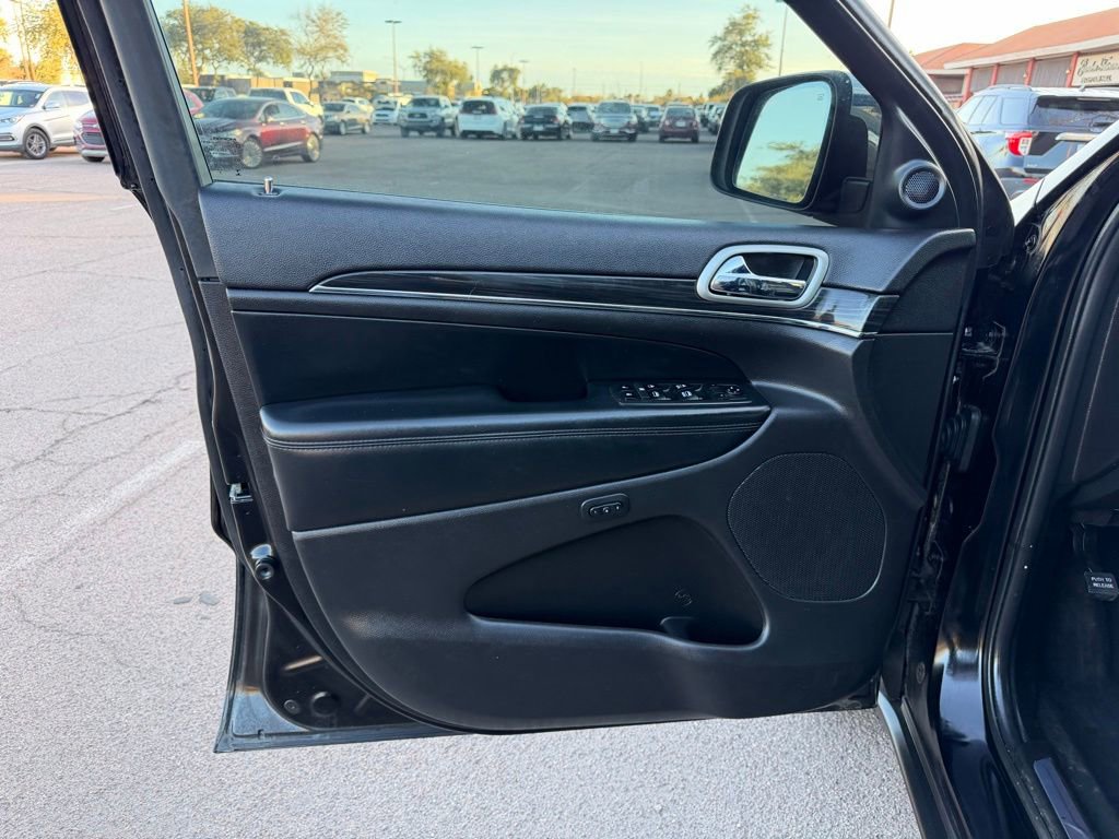 Used 2019 Jeep Grand Cherokee Limited image 23