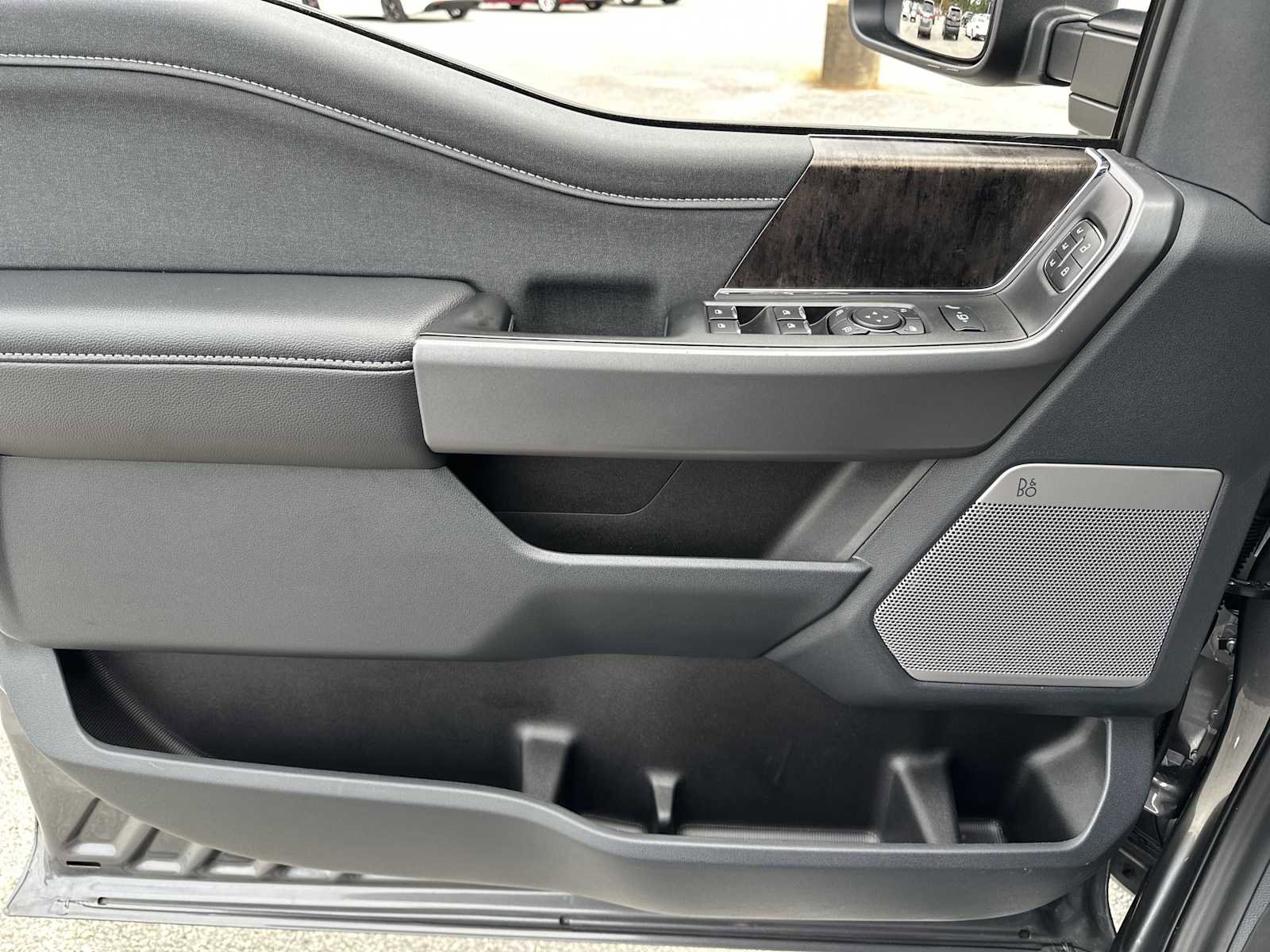 Used 2025 Ford F350 Lariat image 25