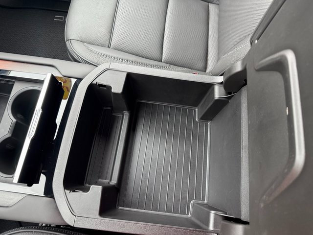 Used 2025 GMC Yukon Denali w/ Denali Reserve Package image 24