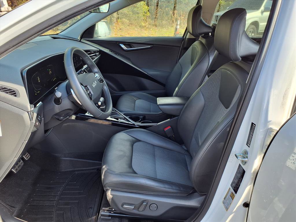 Used 2023 Kia Niro EX Touring image 11