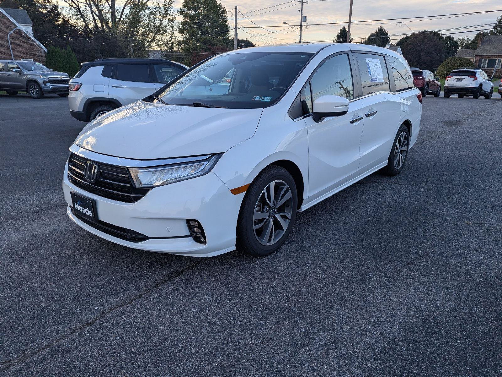 Used 2023 Honda Odyssey Touring image 3