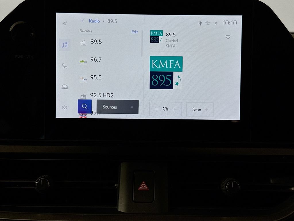 Certified 2025 Lexus UX 300h FWD w/ Accessory Package (Z2) image 15