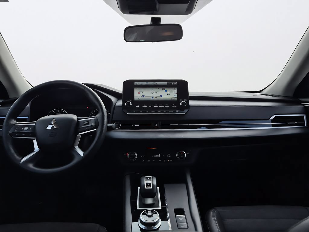 Used 2023 Mitsubishi Outlander SE FWD image 28