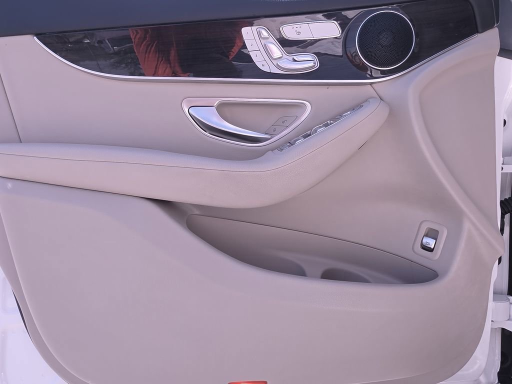 Used 2022 Mercedes-Benz GLC 300 image 29