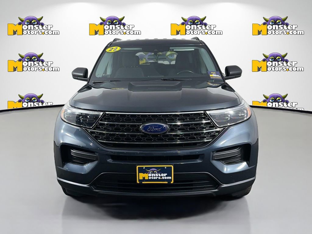 Used 2022 Ford Explorer XLT image 2