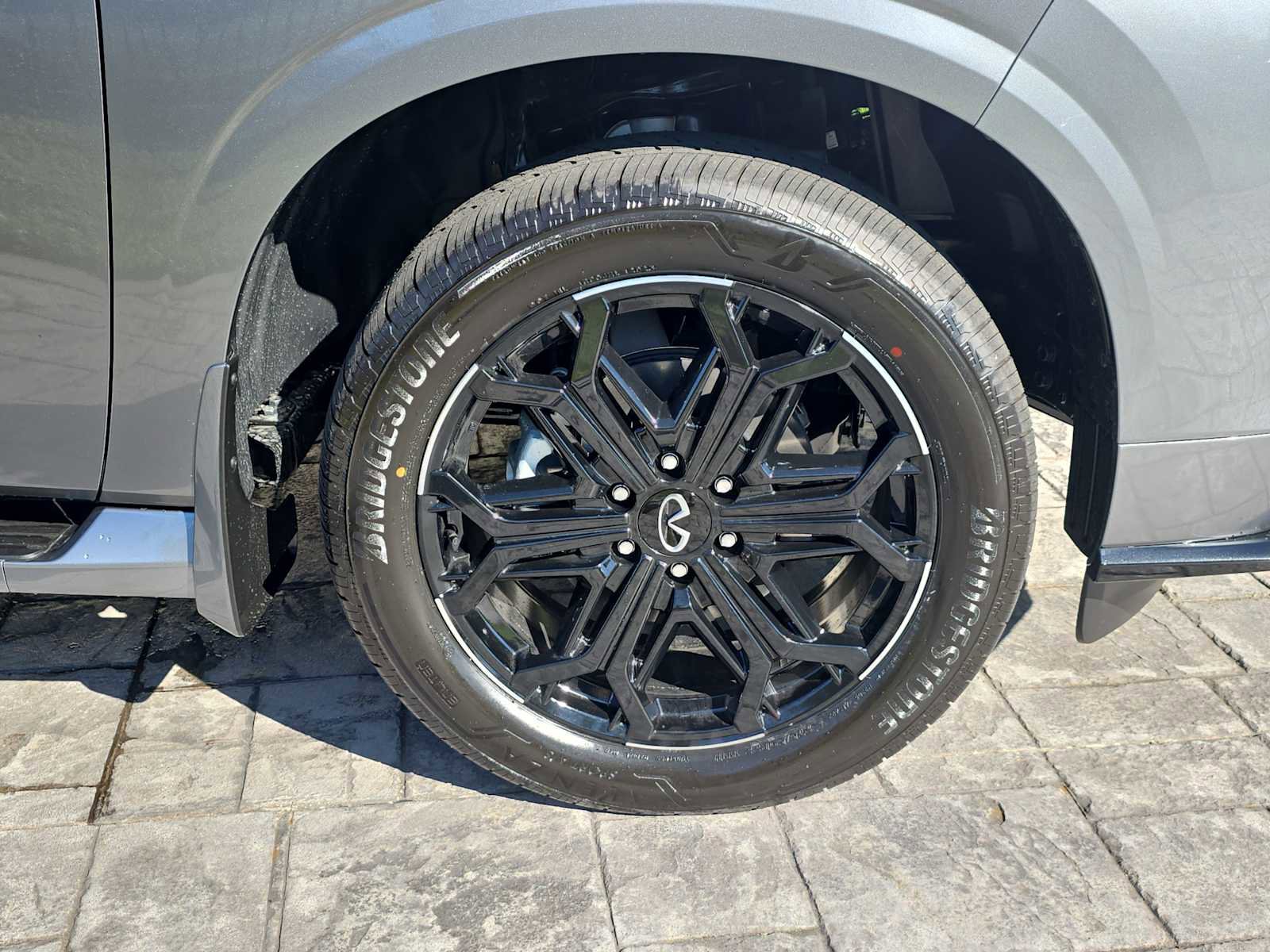 New 2026 INFINITI QX80 4WD image 9