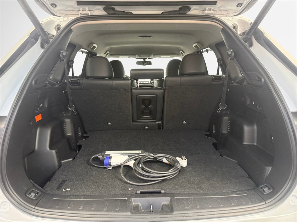 Used 2024 Mitsubishi Outlander 4WD Plug-In Hybrid image 24