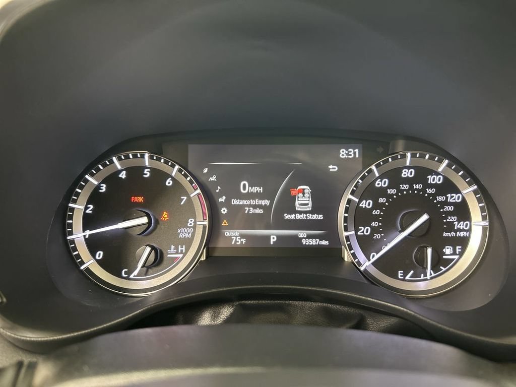 Used 2022 Toyota Highlander XLE AWD/4WD image 13