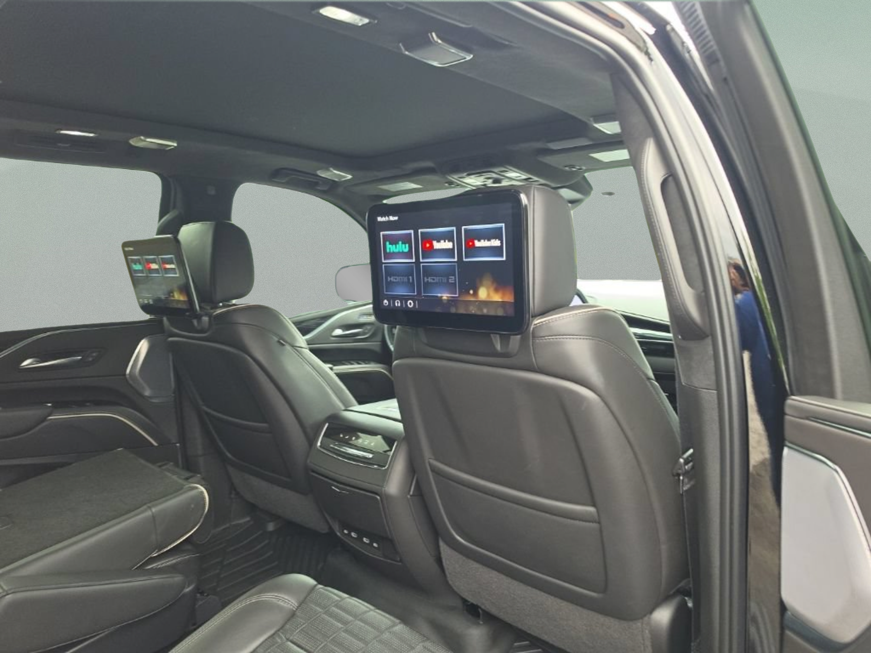 Used 2023 Cadillac Escalade ESV V AWD/4WD image 33