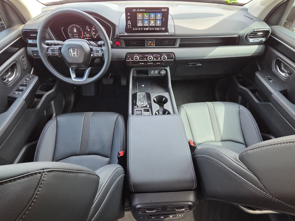 Used 2025 Honda Pilot EX-L image 4