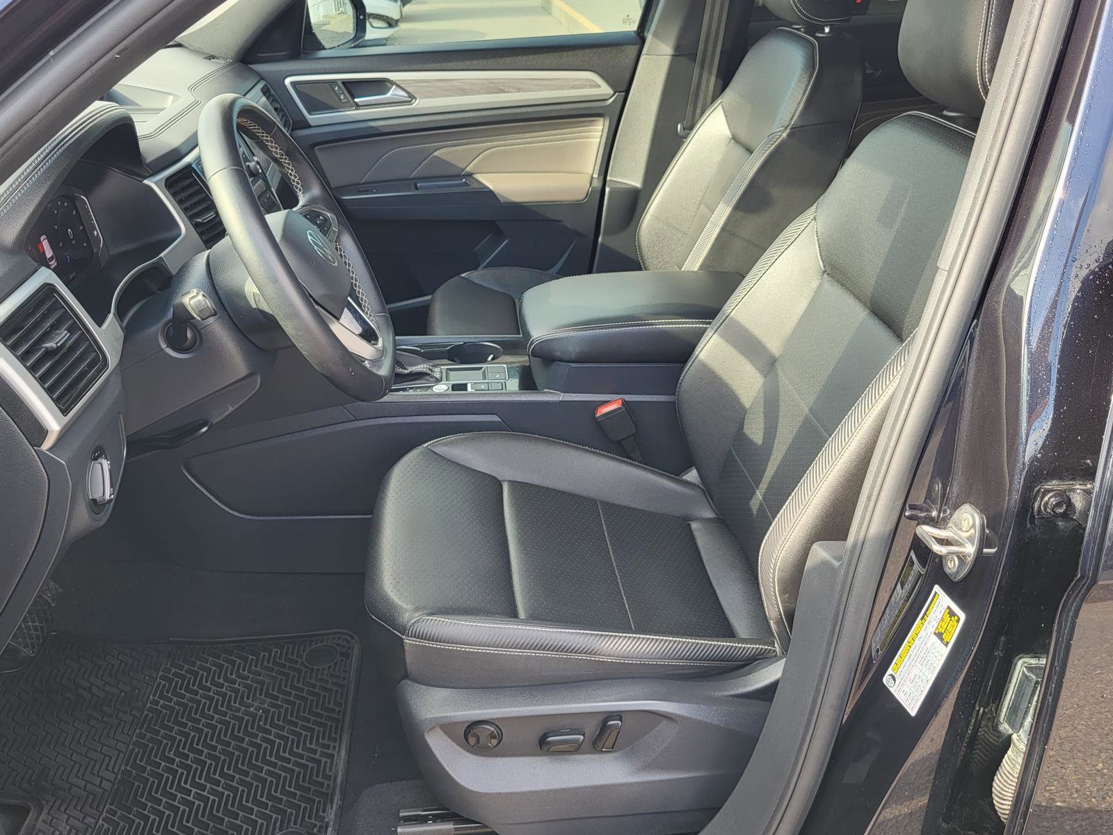 Used 2023 Volkswagen Atlas Cross Sport SE image 17