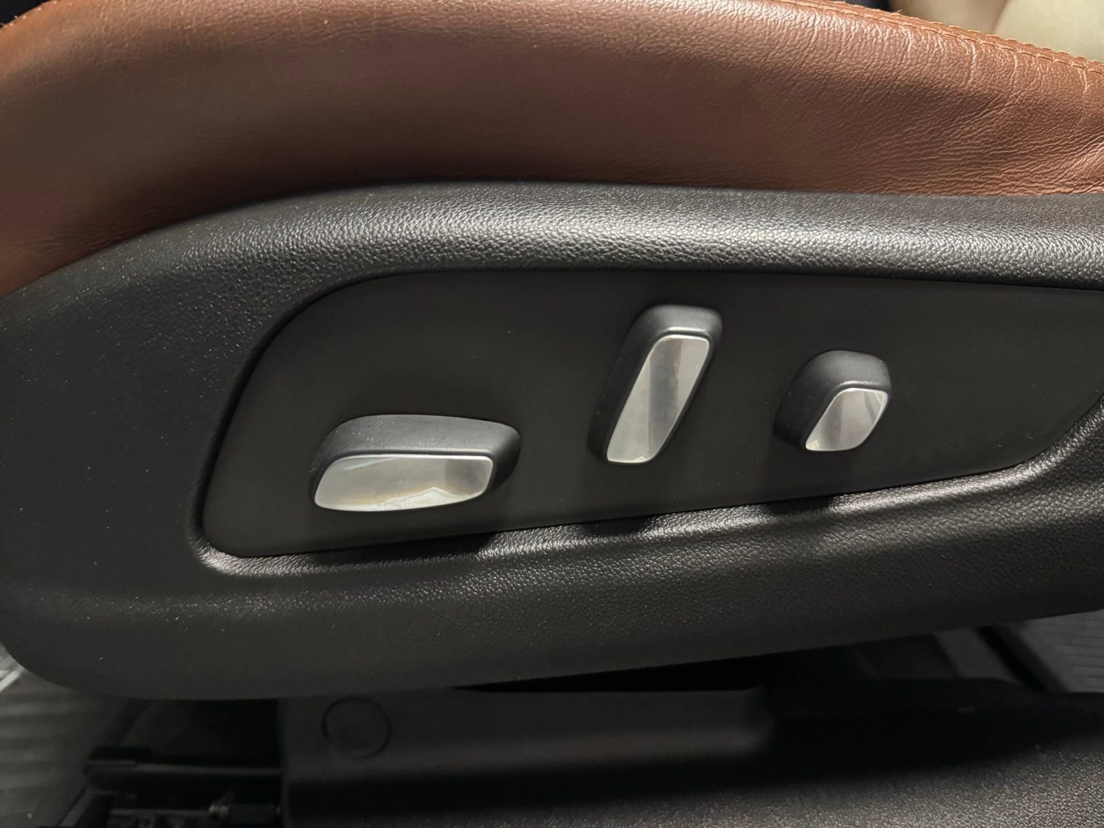 Used 2022 Cadillac XT5 Premium Luxury w/ Technology Package image 25