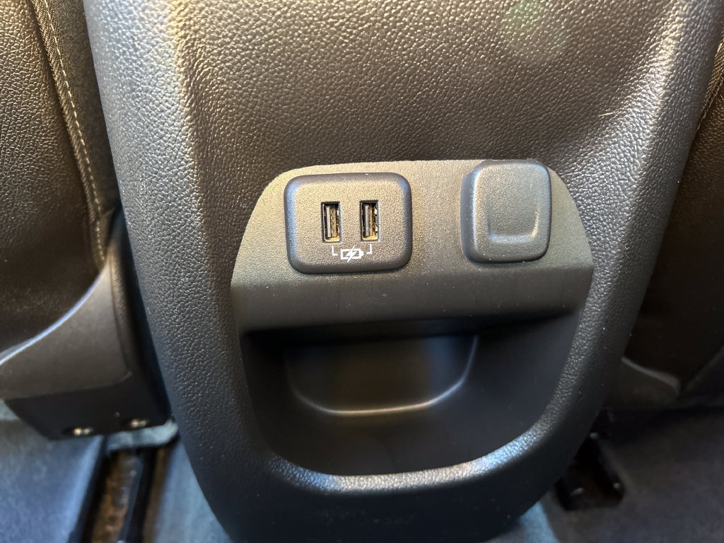 Used 2019 Chevrolet Colorado Z71 w/ Z71 Midnight Edition AWD/4WD image 16