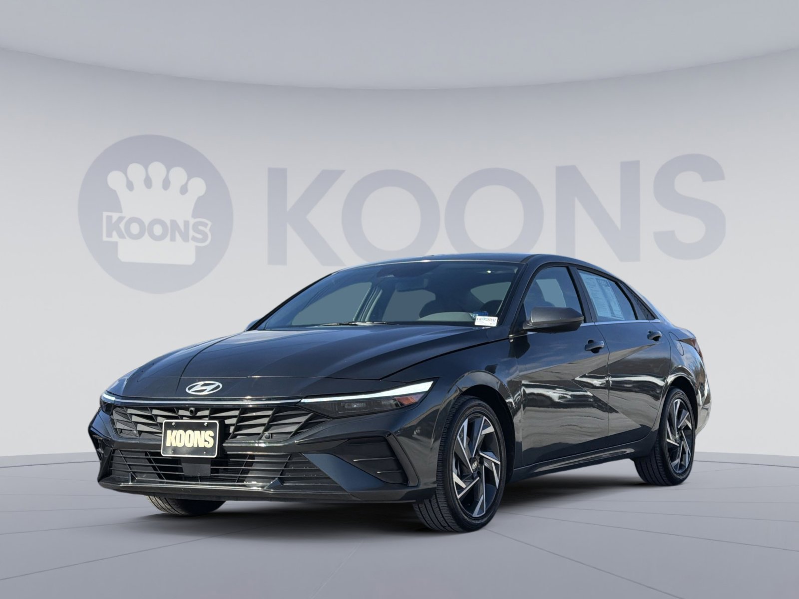 Certified 2025 Hyundai Elantra SEL image 1