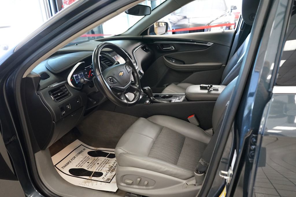 Used 2018 Chevrolet Impala LT FWD image 23
