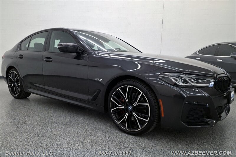 Used 2023 BMW 530e w/ M Sport Package RWD image 8