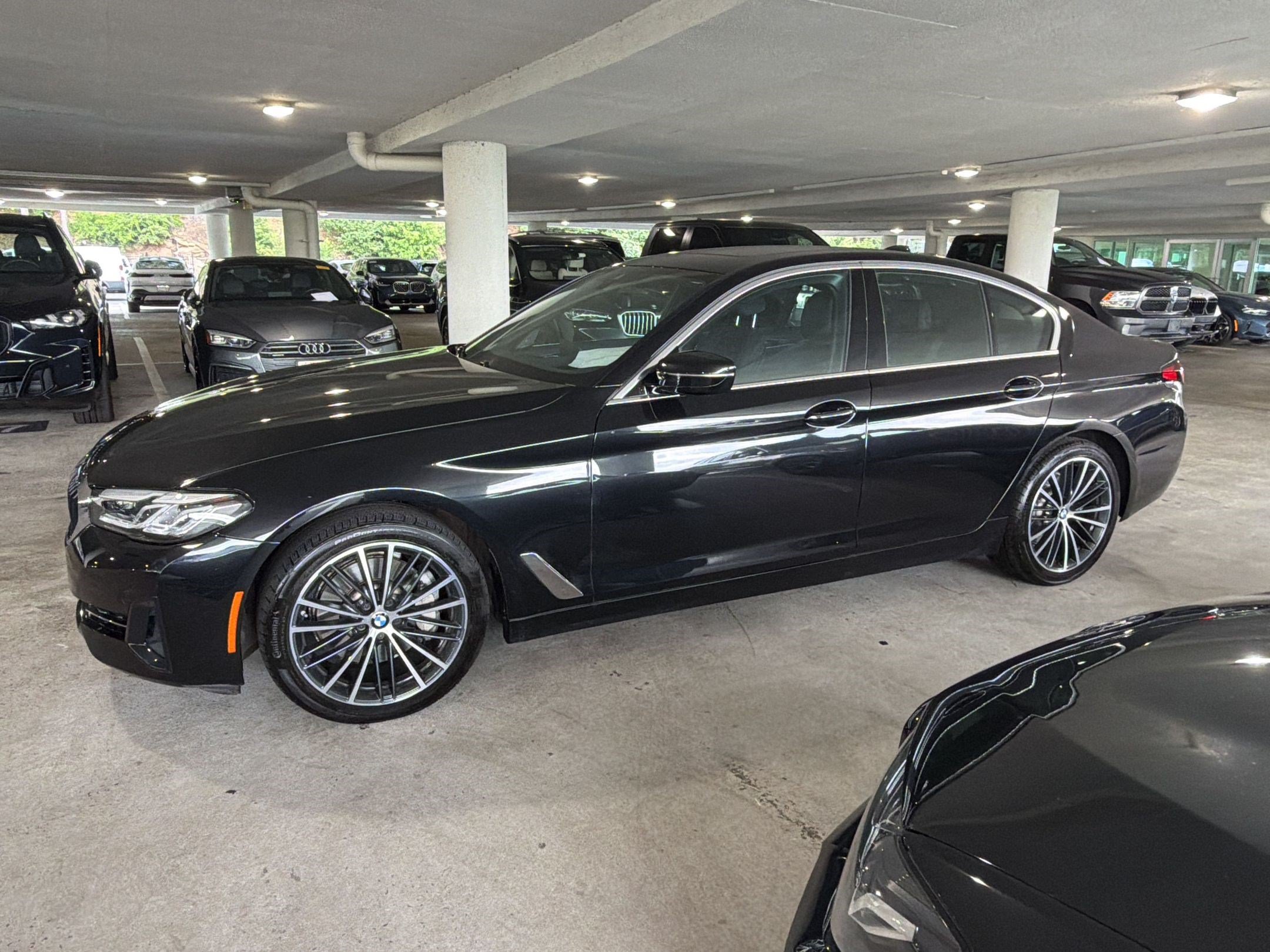 Used 2023 BMW 530i w/ Executive Package RWD image 11