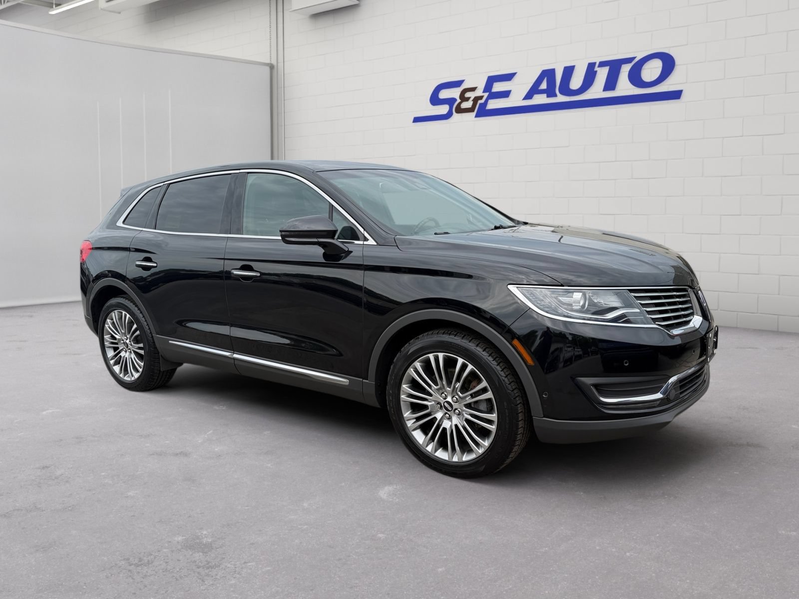 Used 2018 Lincoln MKX Reserve AWD/4WD image 6