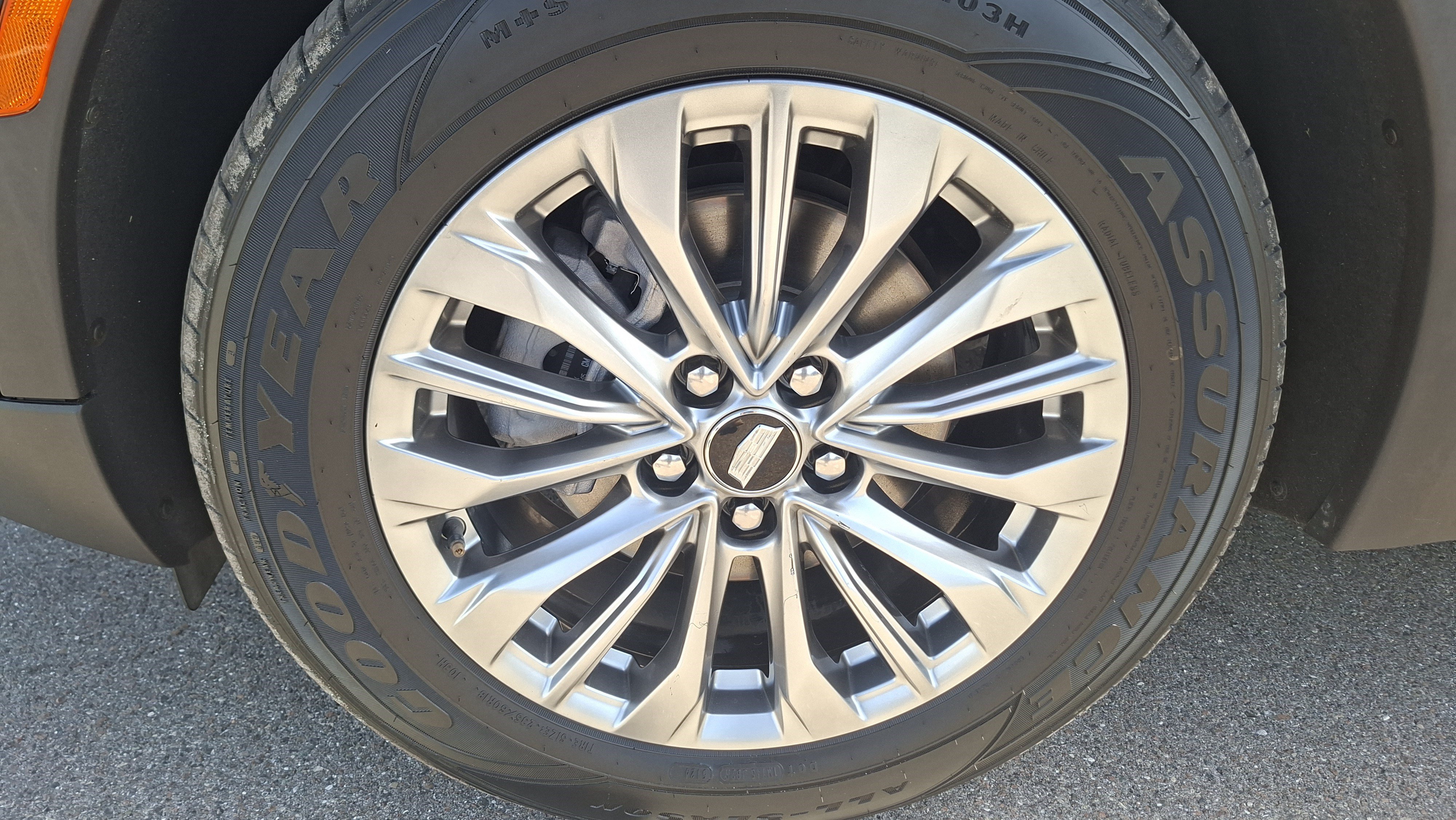 Used 2025 Cadillac XT4 Premium Luxury FWD image 25