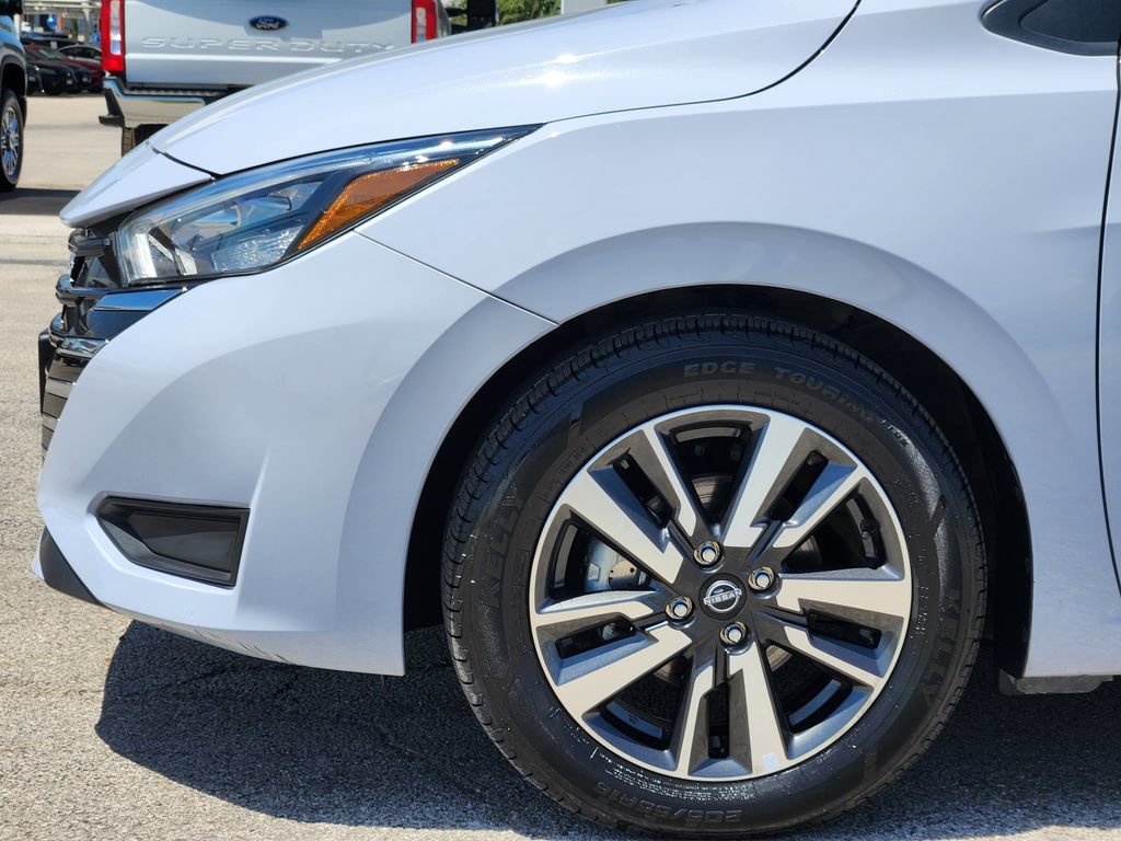 Used 2025 Nissan Versa SV FWD image 9