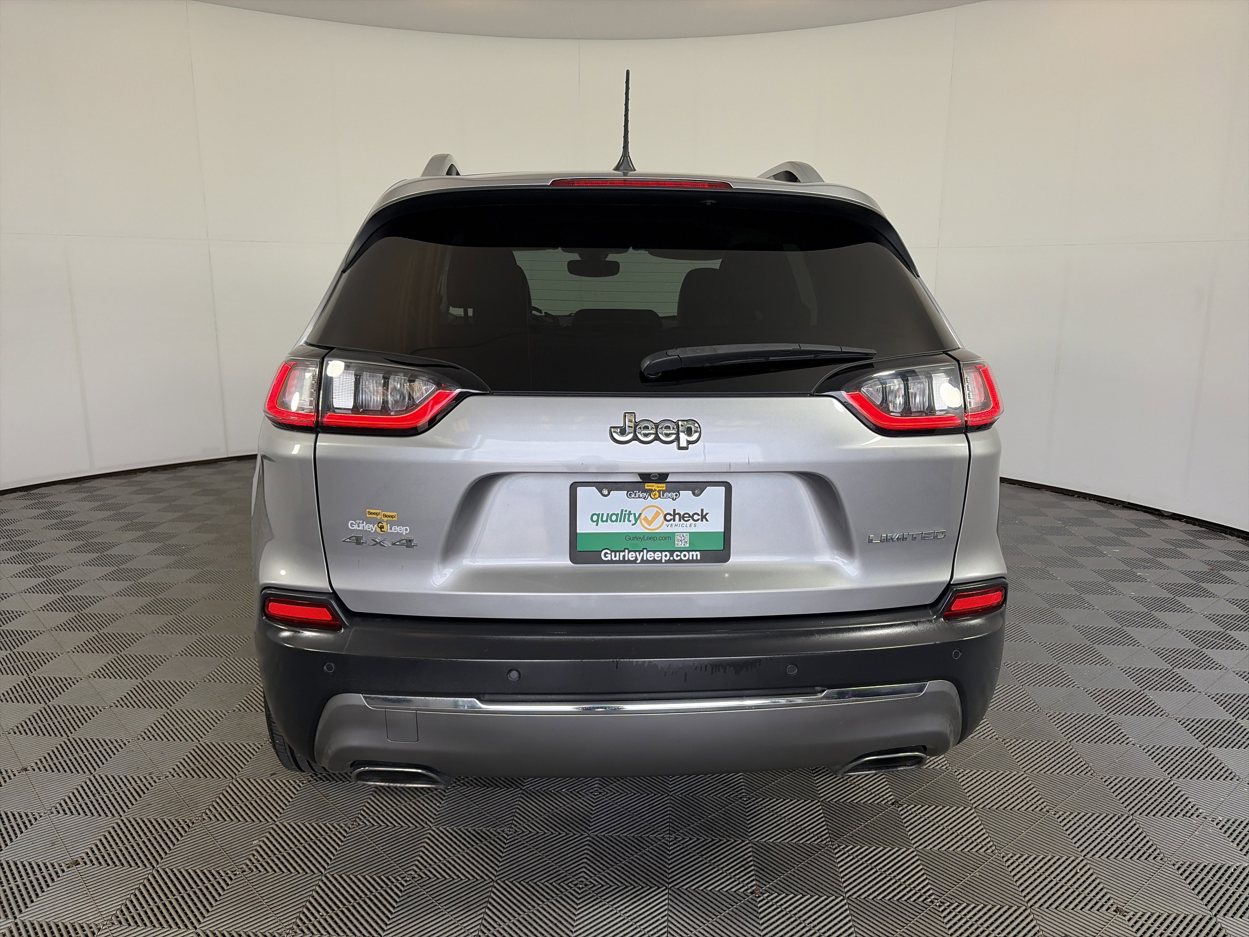 Used 2020 Jeep Cherokee Limited AWD/4WD image 9