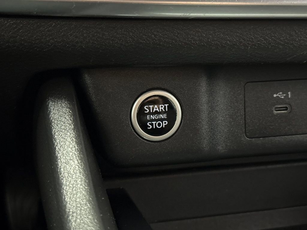 Used 2023 Nissan Rogue SV image 21