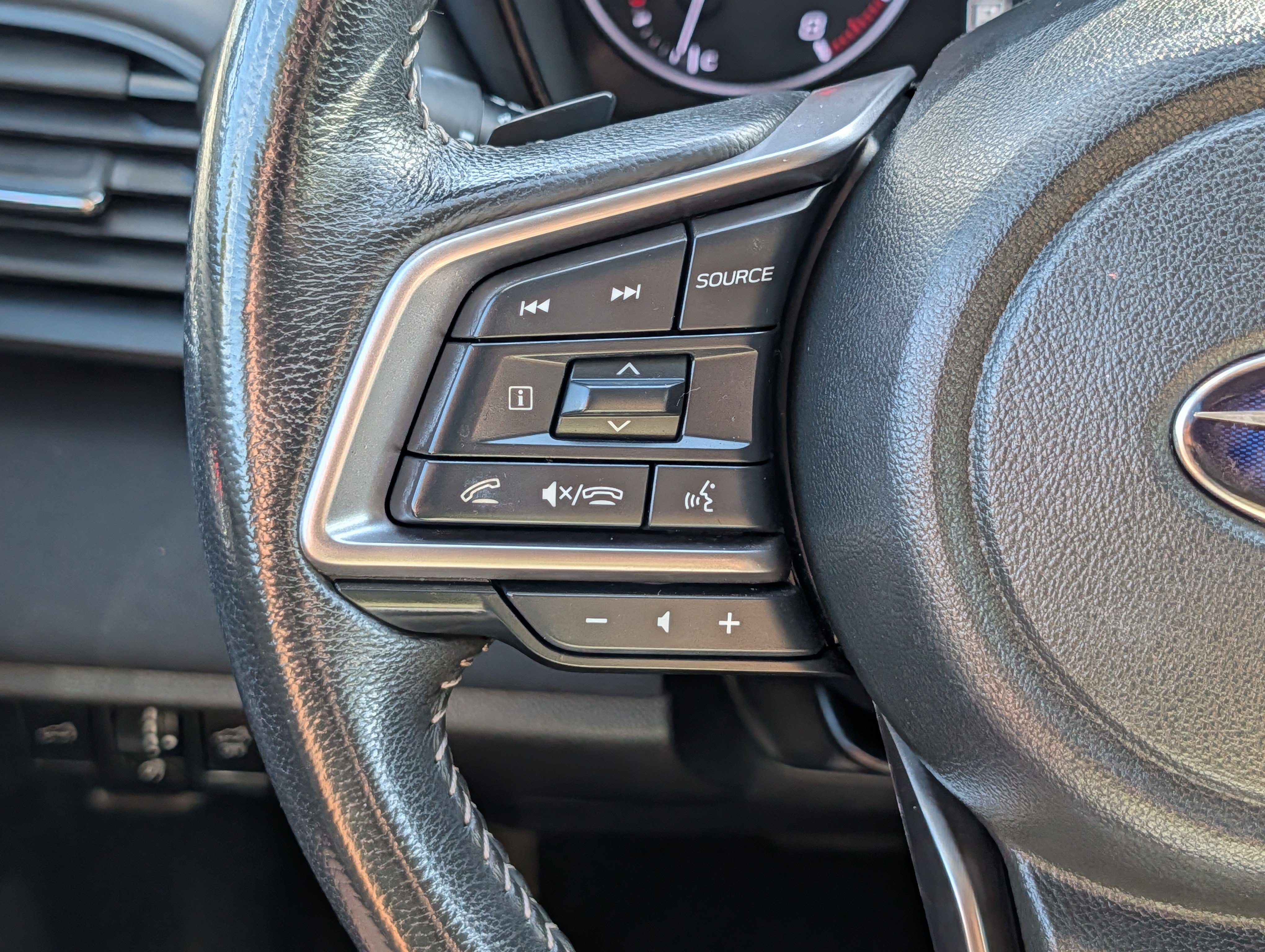 Used 2023 Subaru Outback Premium AWD/4WD image 31