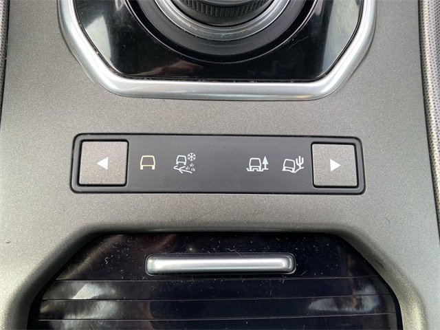 Used 2018 Land Rover Range Rover Evoque SE image 23