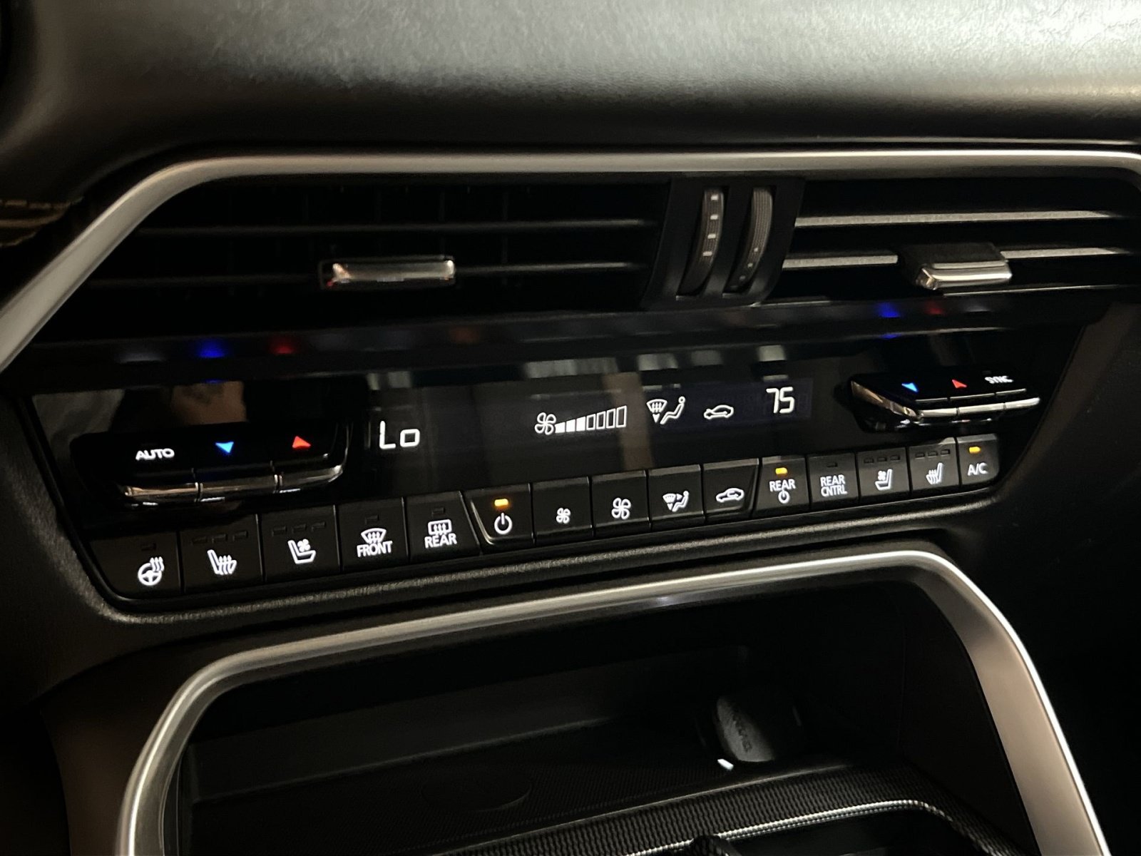 Used 2025 MAZDA CX-70 Plug-In Hybrid w/ Premium Plus AWD/4WD image 20