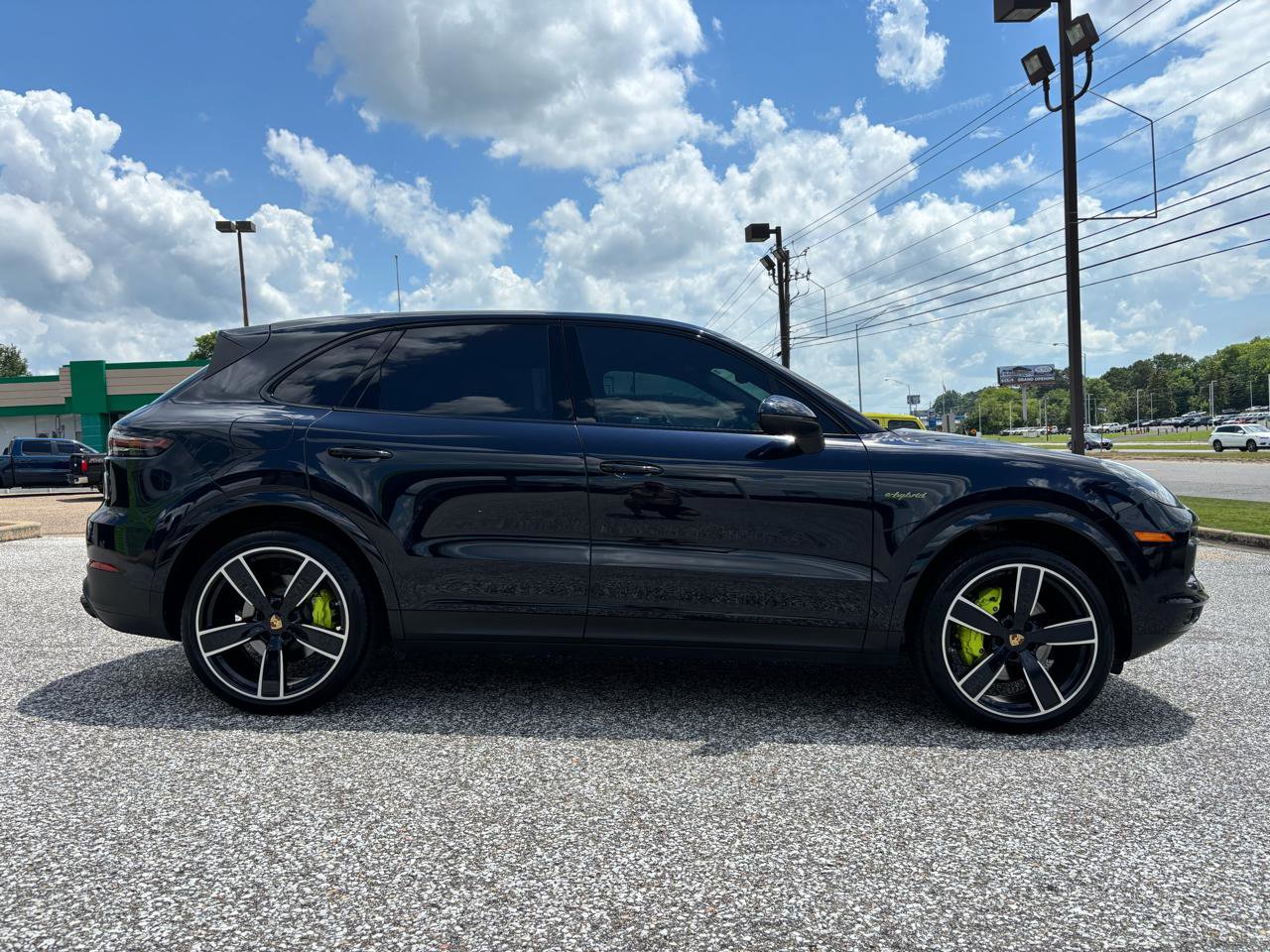 Used 2022 Porsche Cayenne Platinum Edition AWD/4WD image 9