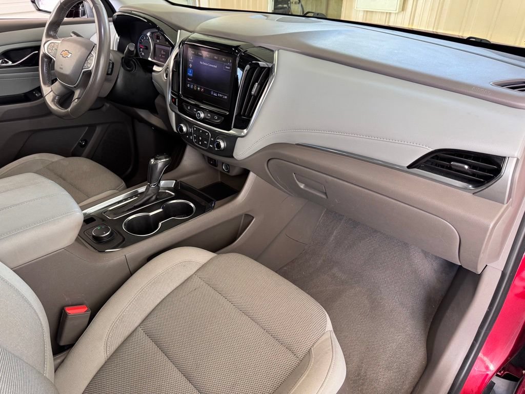 Used 2020 Chevrolet Traverse LT FWD image 17