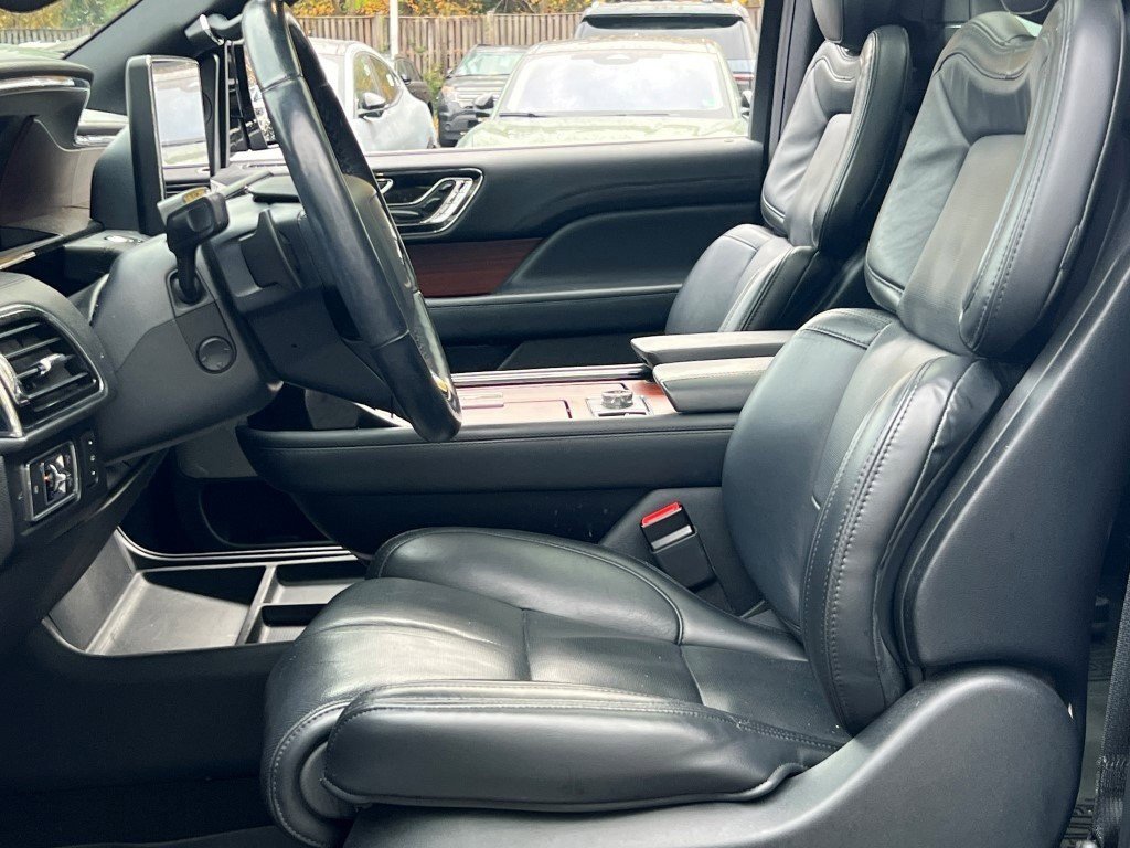 Certified 2023 Lincoln Navigator Reserve image 19