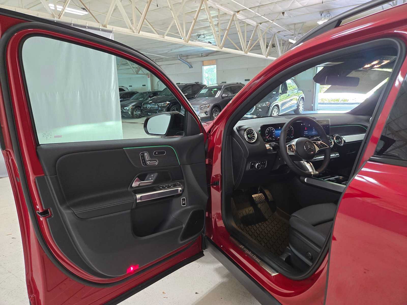 New 2026 Mercedes-Benz GLB 250 4MATIC image 19
