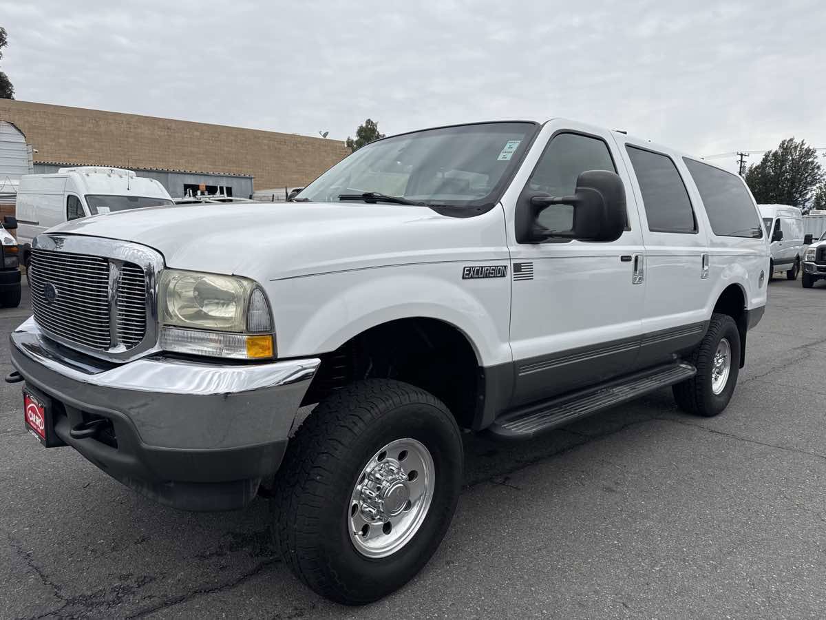 Used 2003 Ford Excursion XLT image 3