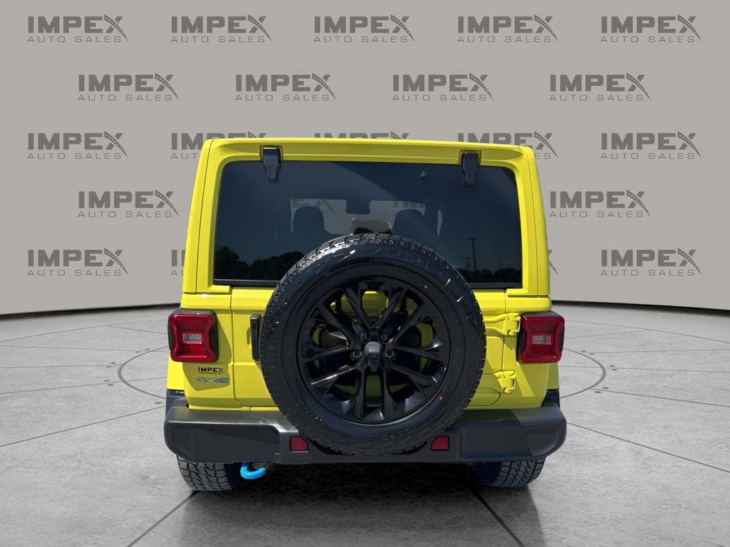Used 2024 Jeep Wrangler Unlimited Sahara w/ Dual Top Group AWD/4WD image 4