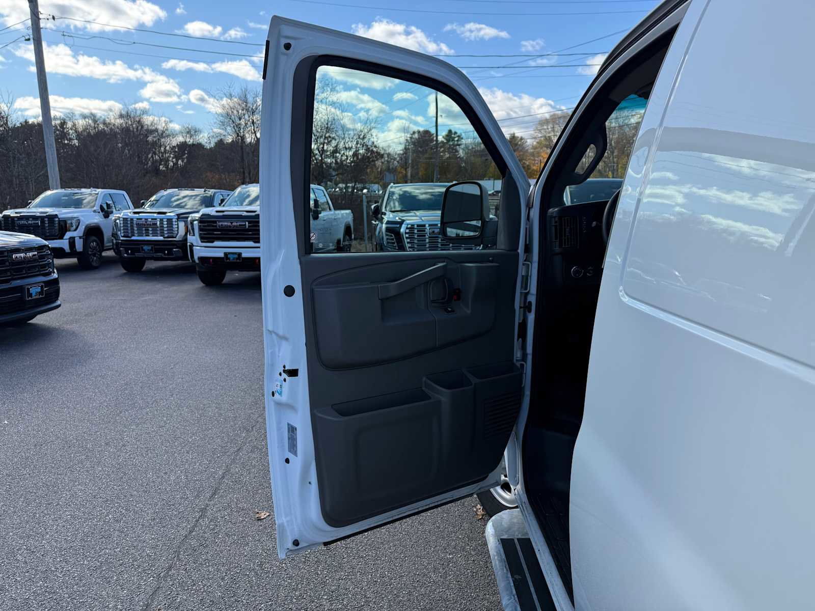 Used 2024 GMC Savana 2500 w/ Driver Convenience Package RWD image 14