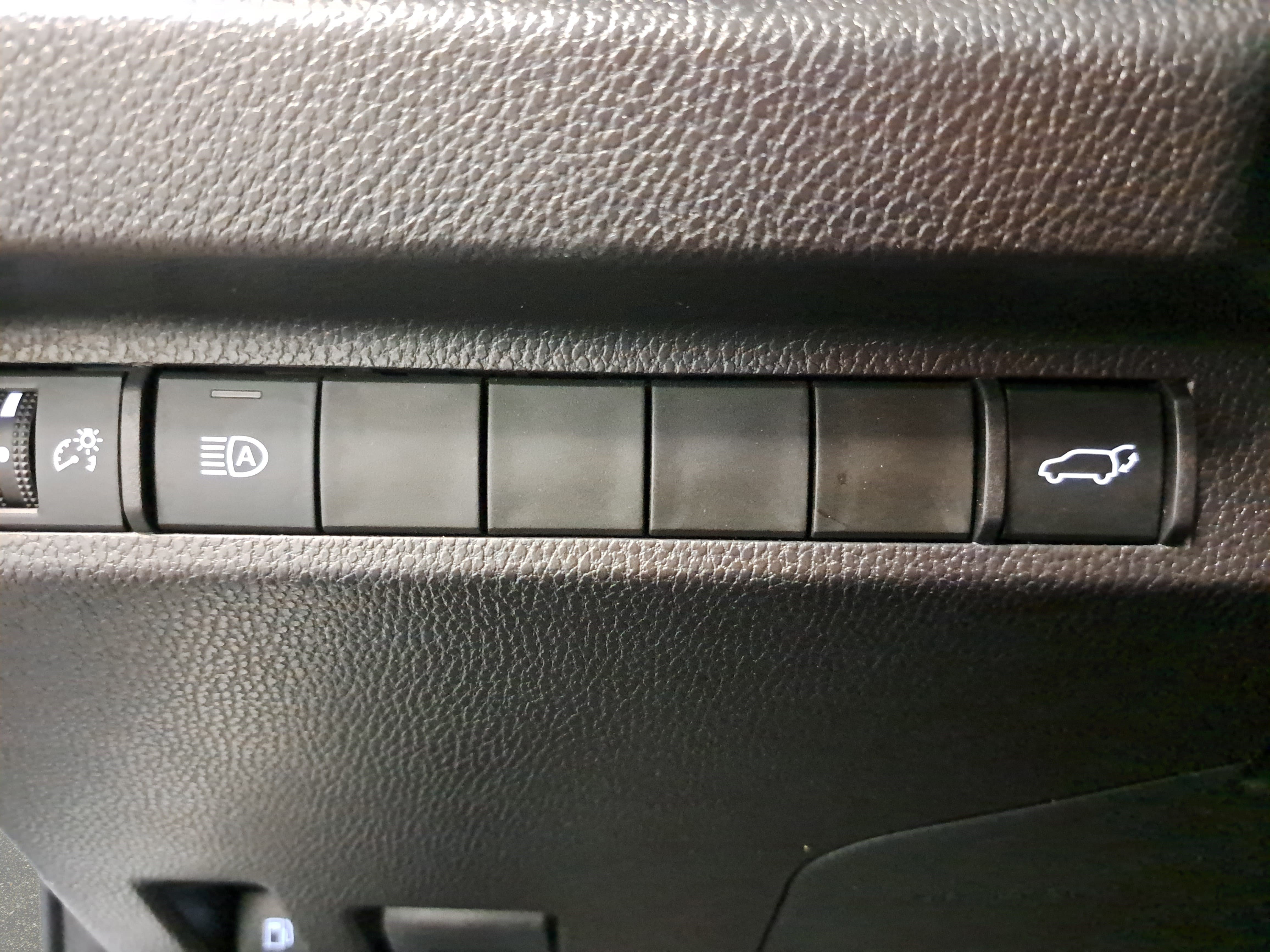 Used 2025 Toyota RAV4 XLE w/ Convenience Package AWD/4WD image 24