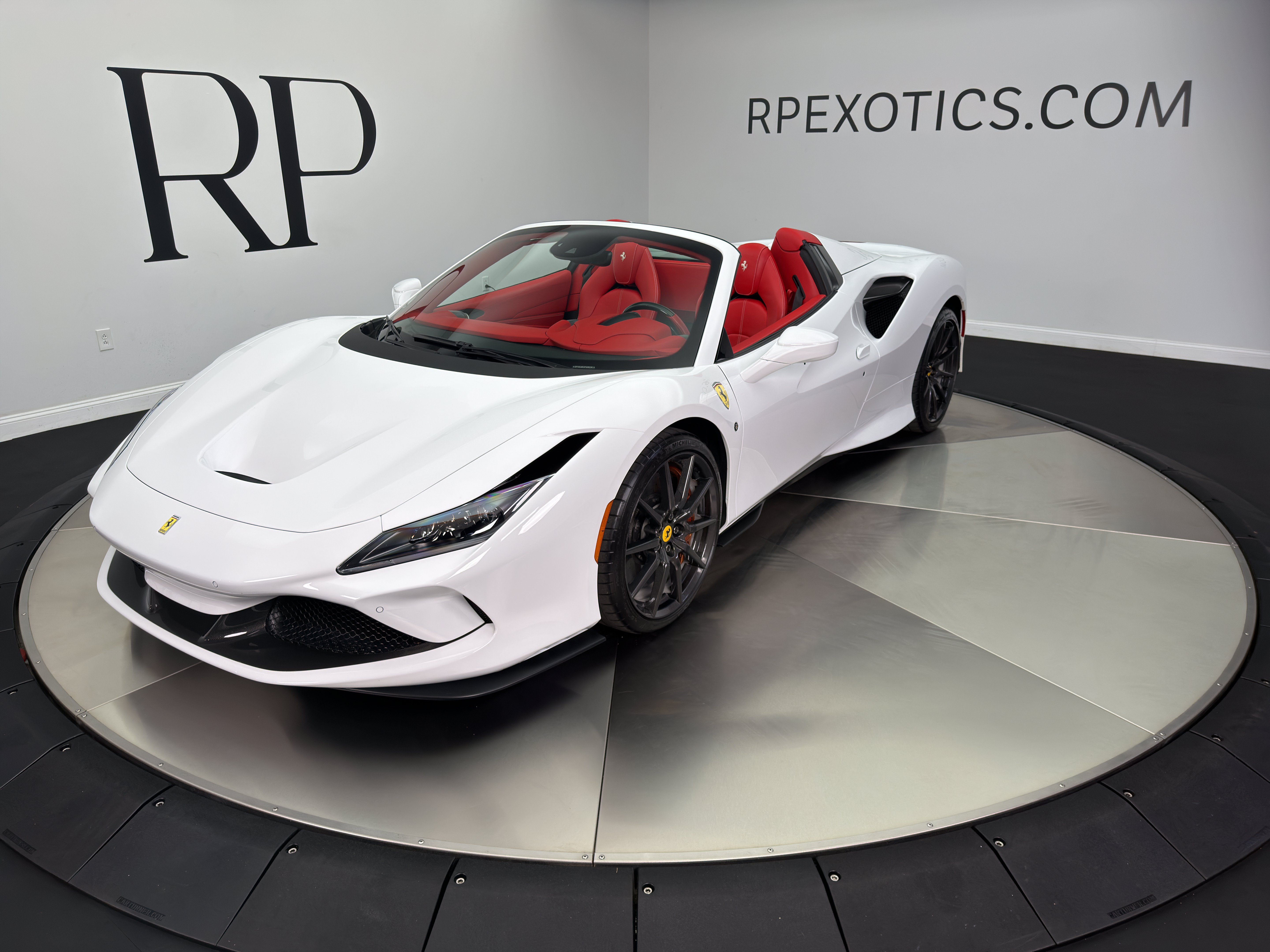 Used 2023 Ferrari F8 Tributo RWD image 1