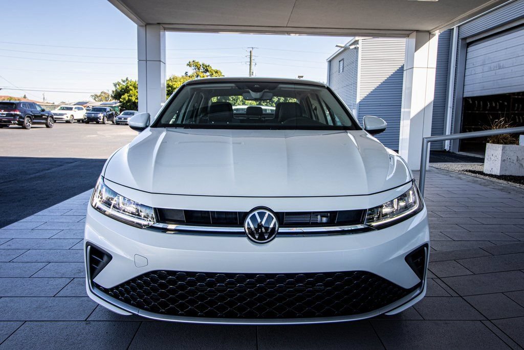 New 2026 Volkswagen Jetta SE FWD image 8