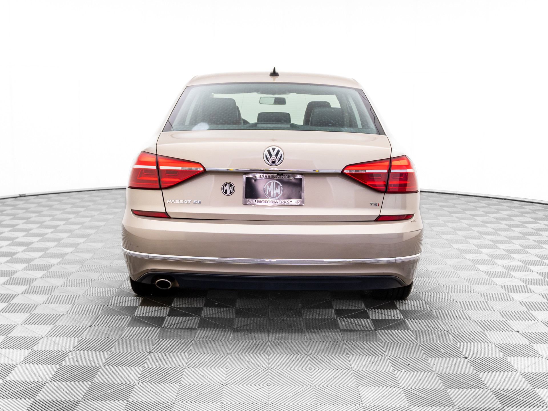 Used 2016 Volkswagen Passat 1.8T SE image 4